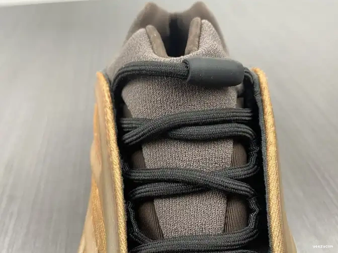 700 Boost V3 Yeezy GY4109 Copfade Adidas 0606